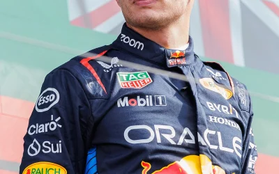 Maksas Verstapenas kritikuoja naujas F1 taisykles po įtemptų varžybų Australijoje