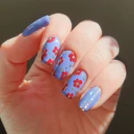 Naujas nagų lakas leis naudoti išmaniuosius ekranus su ilgais nagais