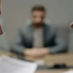 Ar vyrai iš tikrųjų smurtauja dažniau nei moterys? Naujas požiūris į kriminalinę statistiką