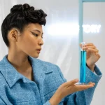 Skystas, elgiasi kaip kietas: naujas atradimas skysčių fizikoje