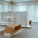 Nepatikėtini radiniai: kas buvo atrasta labdaros parduotuvėse