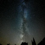 Senstantys žvaigždės ryja milžiniškus planetas