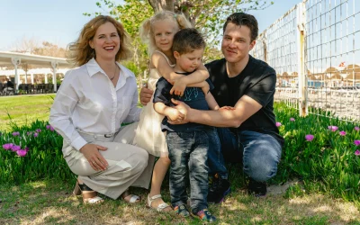 Karalienės Elžbietos II buvusi asistentė atskleidžia karališkos šeimos gyvenimo užkulisius