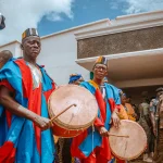 Pilki banginiai ieško maisto San Francisko įlankoje, bet daugelis jų žūsta