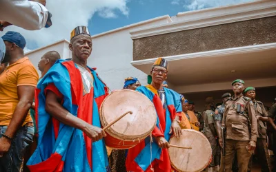 Pilki banginiai ieško maisto San Francisko įlankoje, bet daugelis jų žūsta