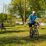 Šeštadienio pramogų apžvalga: Jackas Blackas veda SNL, „Merrily We Roll Along“ pasirodo Netflix'e ir daugiau