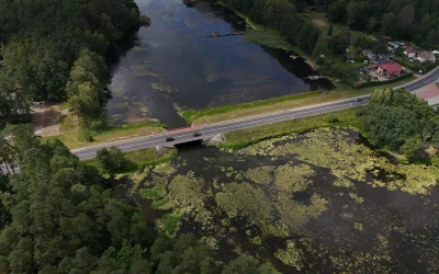Teismas atskleidžia keistus Howard Sterno darbo reikalavimus