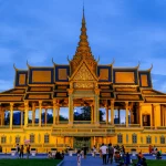 Kambodžos sukčių imperija: užfiksuoti apgaulingų policijos stočių kompleksai