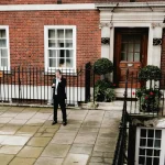 Princas Harry patraukė ieškinį, Vance įspėja Iraną: „nesikandžiokite“