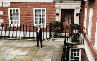 Princas Harry patraukė ieškinį, Vance įspėja Iraną: „nesikandžiokite“