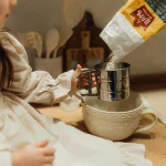 Aviakompanijos mažina skrydžių skaičių ir didina bilietų kainas dėl augančių degalų kainų