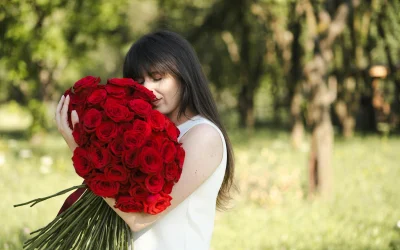 Brazilų menininkė transformuoja gėles į pasipriešinimo ir moteriškumo simbolius