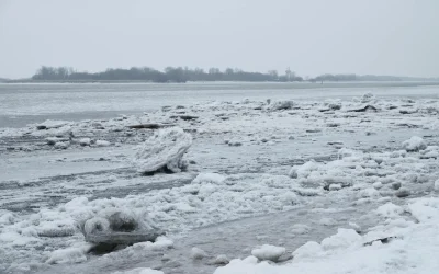 Mėnulio ledo susiformavimas: nauji tyrimai atskleidžia milijardų metų istoriją