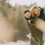 Kaip jauni žmonės skiriasi nuo savo tėvų: įdomūs palyginimai