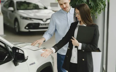 Naudotų elektromobilių pardavimai auga kartu su kuro kainomis