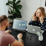 Dirbtinis intelektas ir sintetinė realybė: Bangladešo 2026 metų rinkimų transformacija