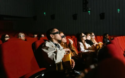 10 filmų, kuriuos verta žiūrėti šiuo metu: nuo komedijų iki kriminalinių dramų