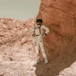 Astronautų grįžimas po drąsios kelionės aplink Mėnulį