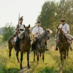 Vengrijos rinkimų kampanijos finalas: Orbanui paremti šimtai tūkstančių, o opozicija ragina keisti valdžią