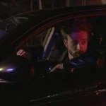 Kino žvaigždė Colin Farrellas naujame filme „Mažo žaidėjo baladė“ pasineria į lošimų pasaulį