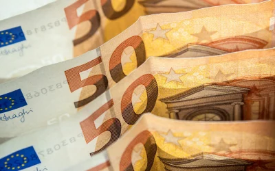 Dienos apžvalga: Ekonominiai iššūkiai ir politiniai pokyčiai Europoje