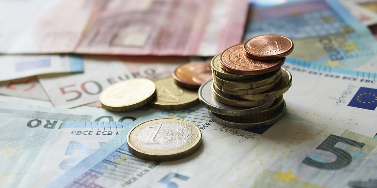 ECB ataskaita: euro įvedimo perspektyvos Lietuvoje