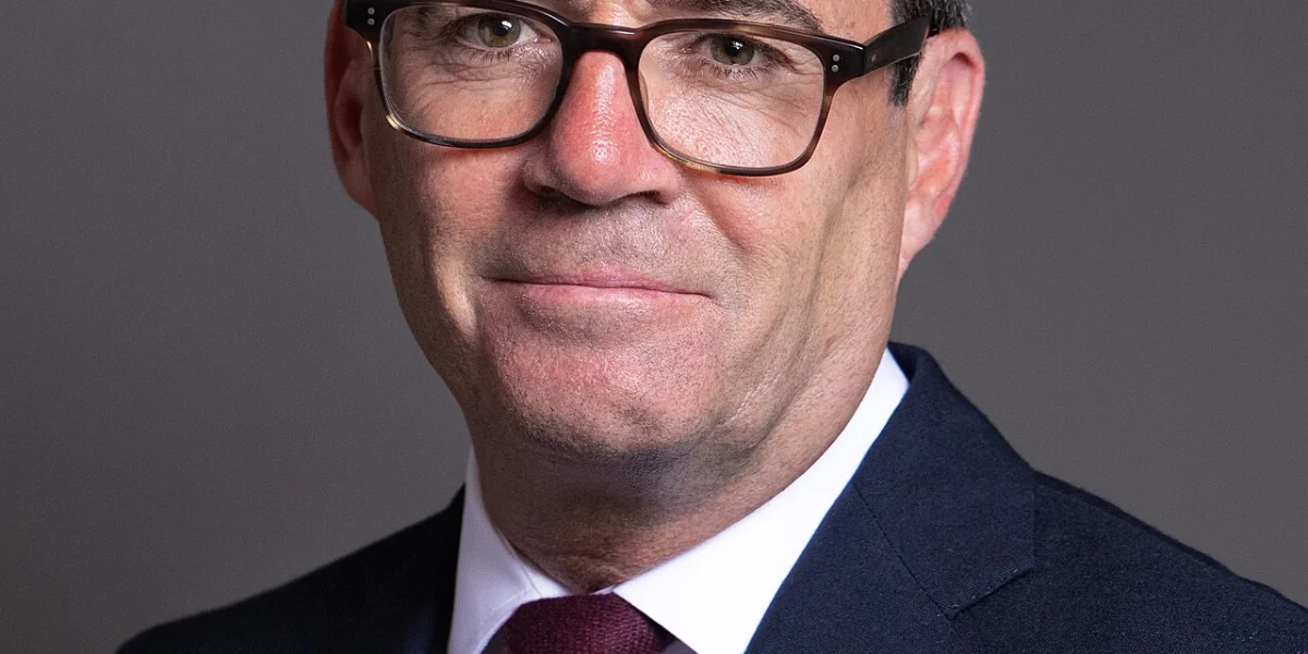Andy Burnham naujo kabineto signalai apie Britanijos kryptį